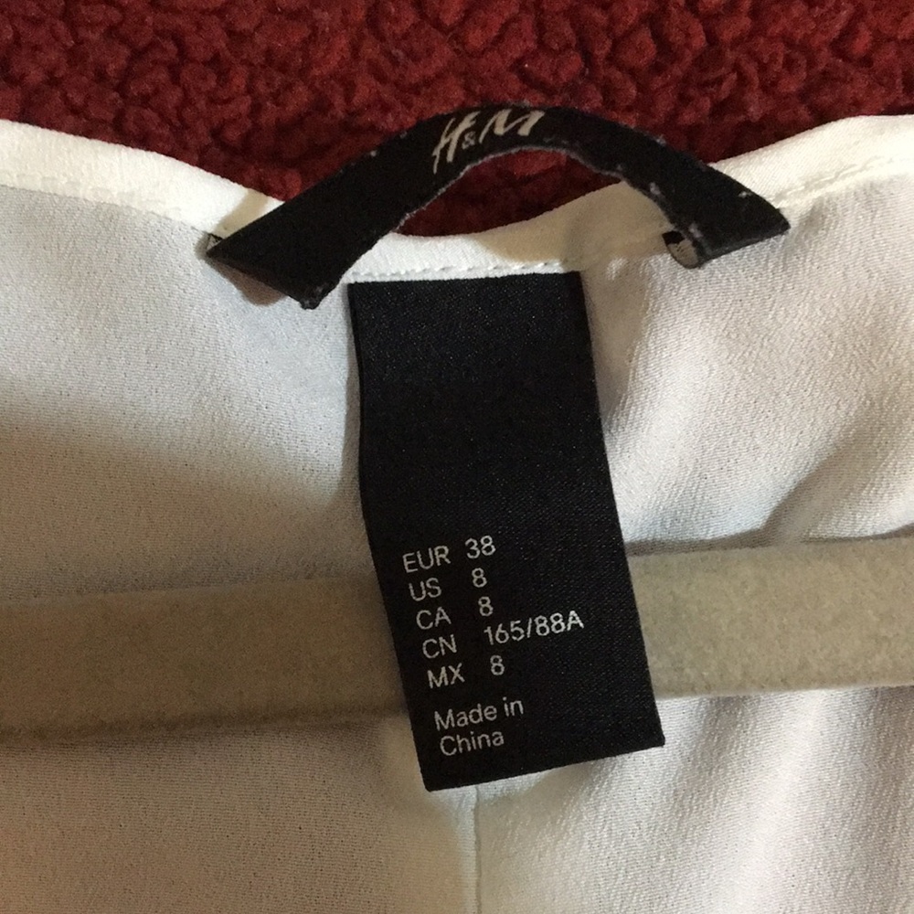 White top - Picture 2 of 2